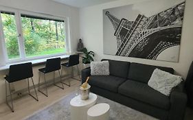 Close To The Metro And The Beach!!! With A View Of The Scandinavian Forest