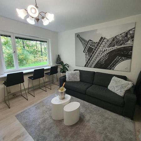 Close To The Metro And The Beach!!! With A View Of The Scandinavian Forest Stockholm Exterior photo